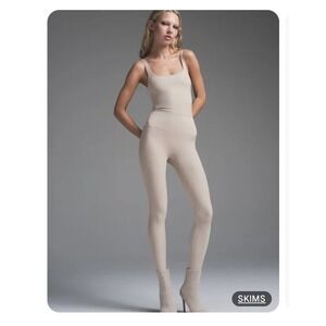 Skims Soft Smoothing Seamless Catsuit Sand Tan Sz XS One‎ Piece Stretch Festival
